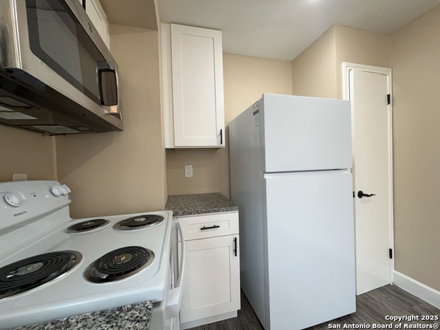 7571 Windsor Oaks Property Photo 9