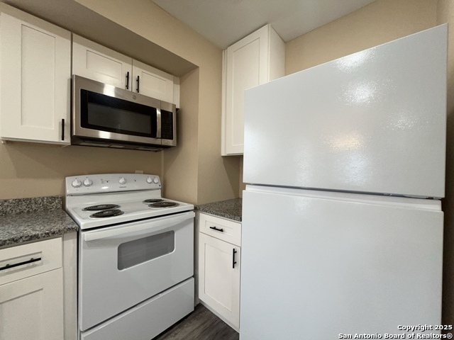 7571 Windsor Oaks Property Photo 10