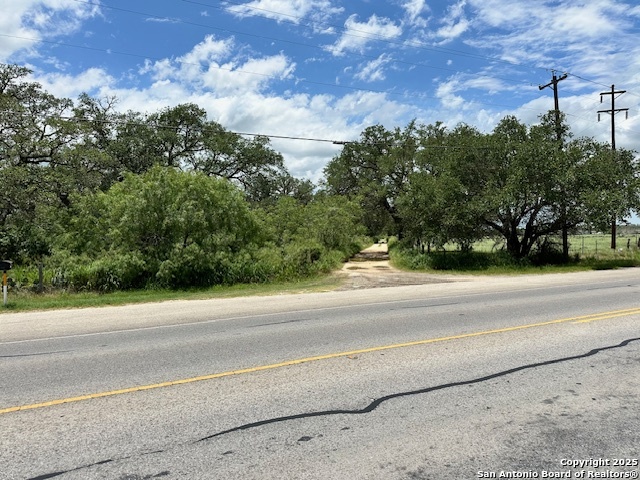 7527 N Highway 16 Property Photo 1