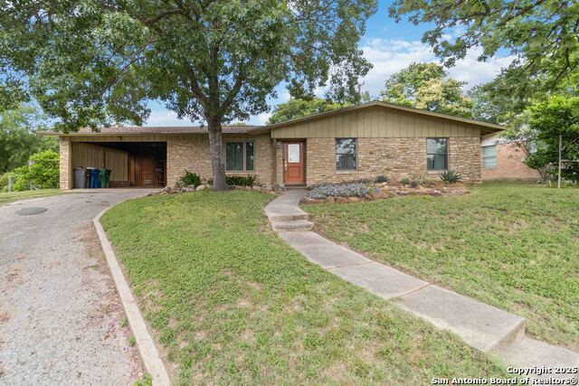 4722 hollyridge Property Photo 1