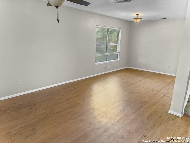 3712 Whitefield Square Property Photo 4