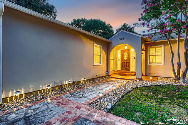 325 Canterbury Hill Property Photo 4