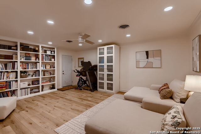 325 Canterbury Hill Property Photo 14