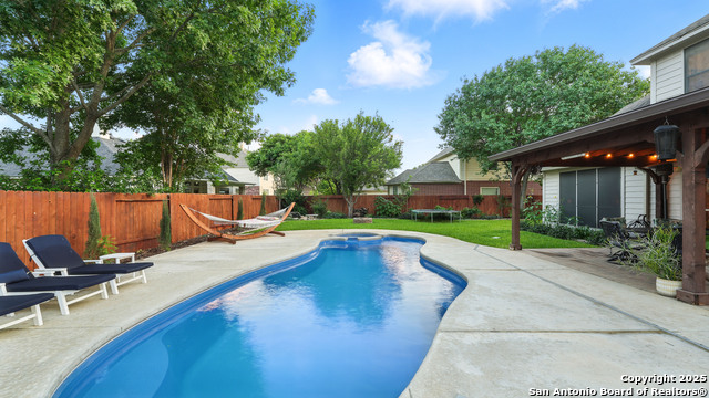 1739 Oak Gln Property Photo 1