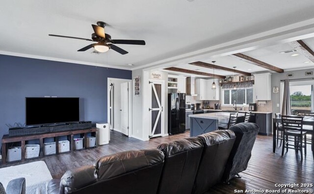 402 Free Timber Lane Property Photo 7