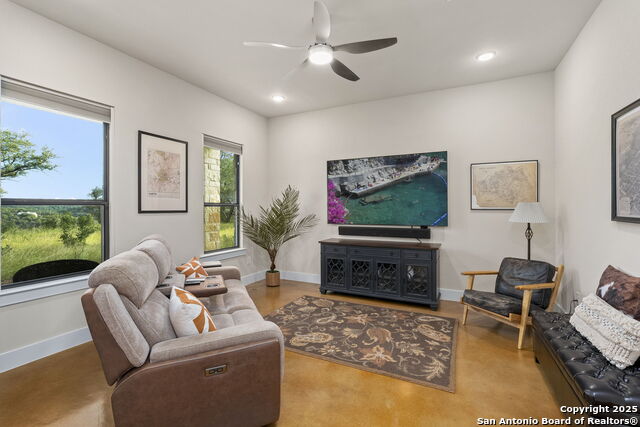 118 Sheridan Property Photo 26