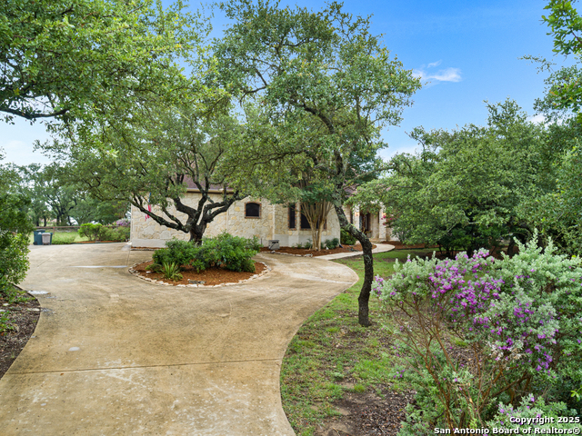 106 Oak Meadow Ln Property Photo 16