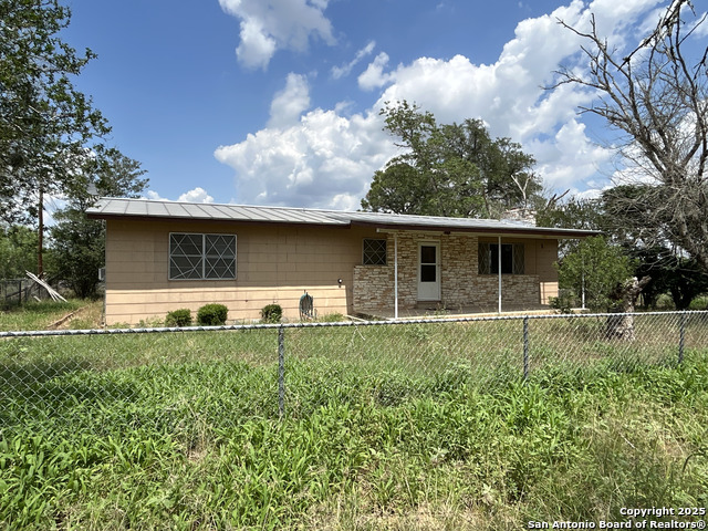 1626 Fm 1346 Property Photo 5