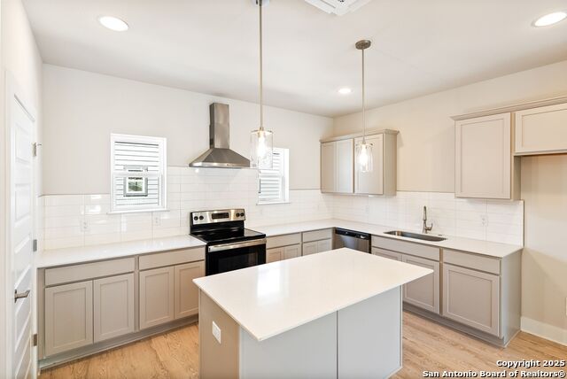 419 Ira Avenue Property Photo 1