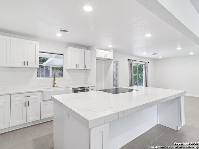 2727 Belvoir Dr Property Photo 7