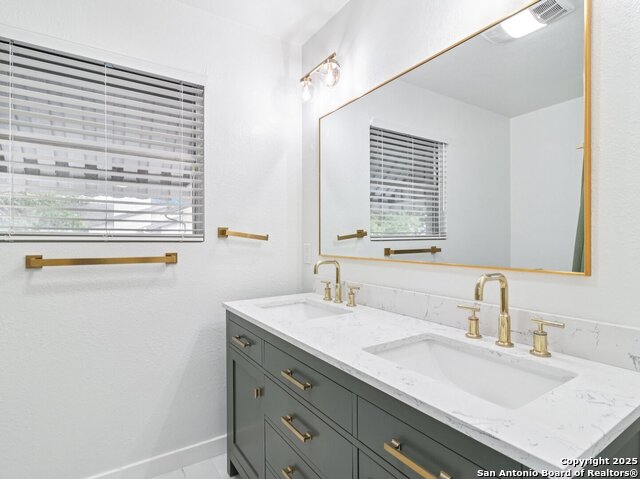 2727 Belvoir Dr Property Photo 13
