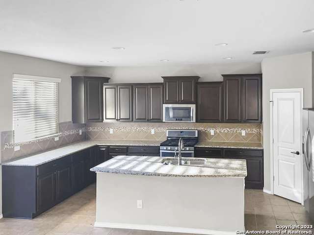 27410 Valle Verde Property Photo 3
