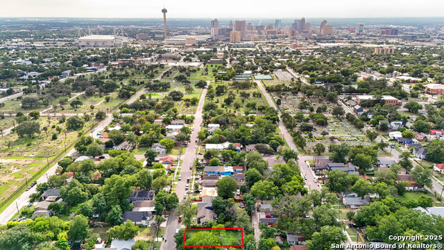 1131 Center Property Photo 1