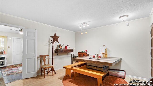 2300 Nacogdoches Property Photo 8