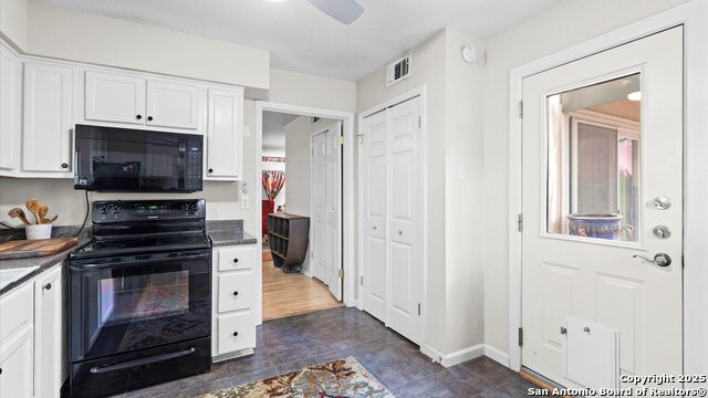 2300 Nacogdoches Property Photo 13