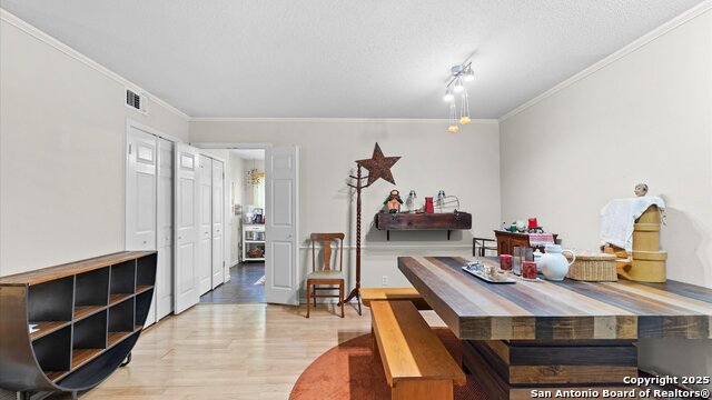 2300 Nacogdoches Property Photo 14