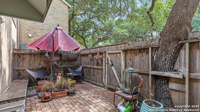 2300 Nacogdoches Property Photo 25
