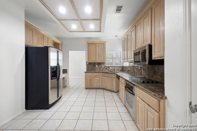 6530 Lochglen Property Photo 3