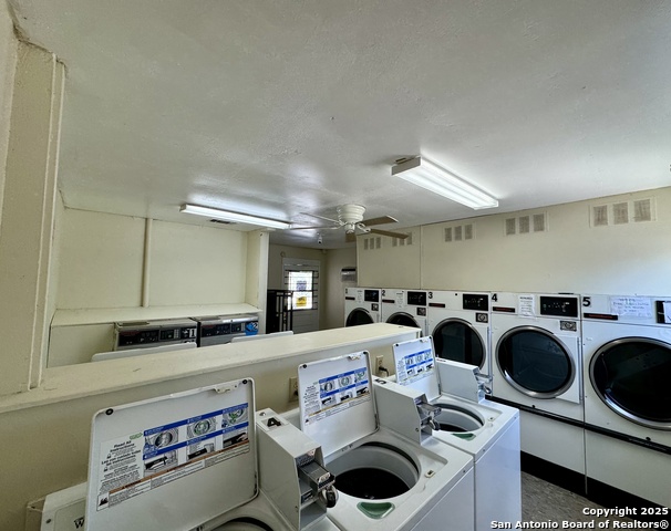 1523 Quintana Property Photo 5