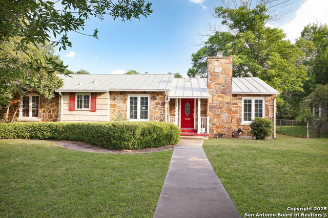204 E Nottingham Property Photo 1