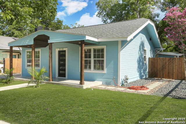 210 E Huff Ave Property Photo 1