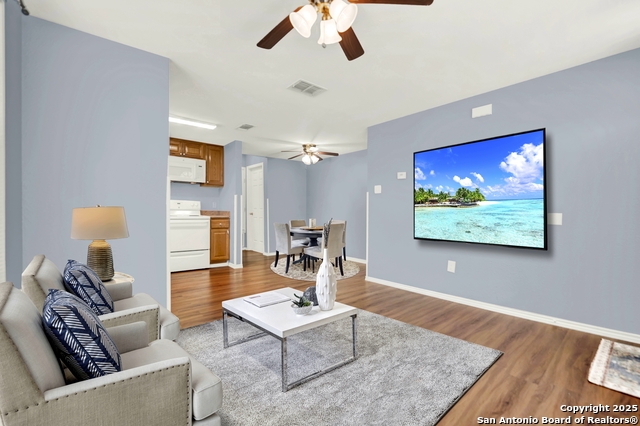 1205 Plum Property Photo 1