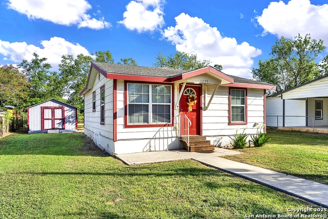 1205 Plum Property Photo 4