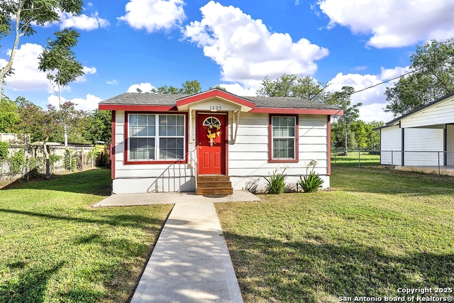 1205 Plum Property Photo 5