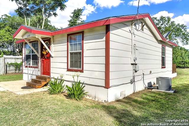 1205 Plum Property Photo 6