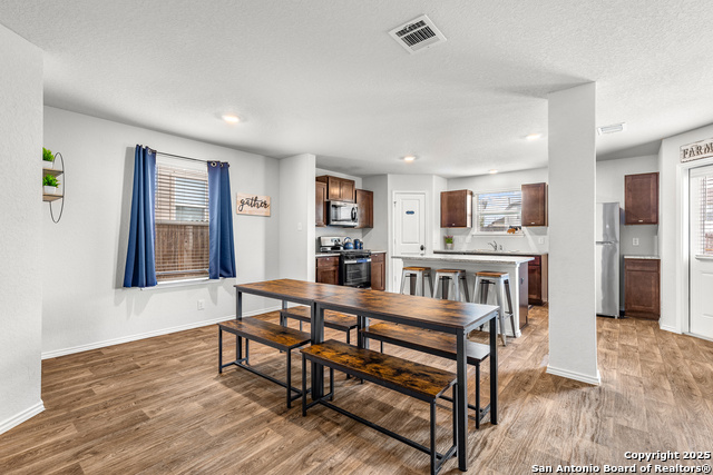 1006 Pacific Monarch Property Photo 11