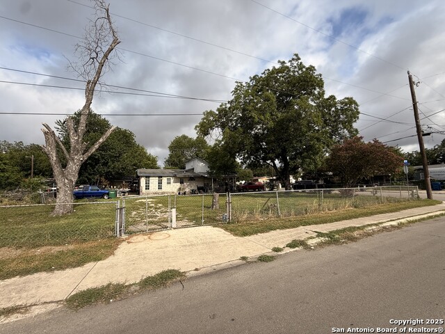 202 Segura Property Photo 1