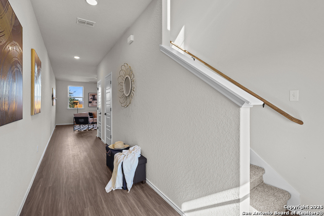 2547 Dry Moss Way Property Photo 4