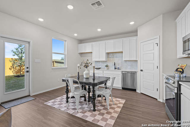 2547 Dry Moss Way Property Photo 8