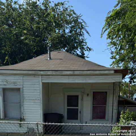 135 Roberts Property Photo 2
