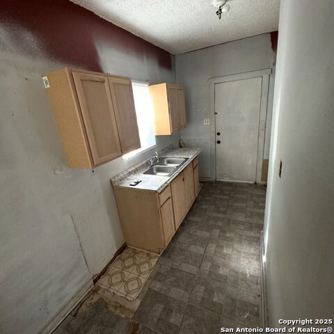 135 Roberts Property Photo 8