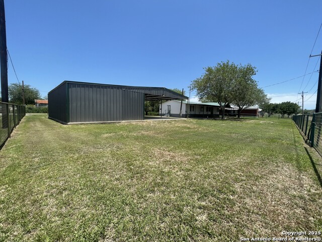207 S Edwards Property Photo 1