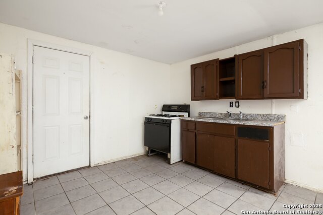 413 N 12th St Property Photo 19