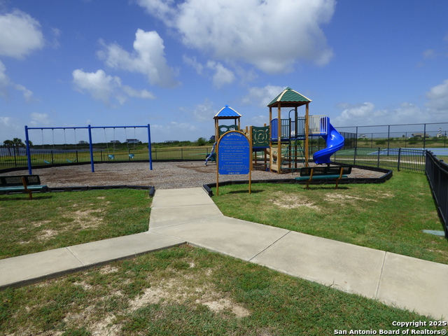 3414 Beachside Blvd Property Photo 10
