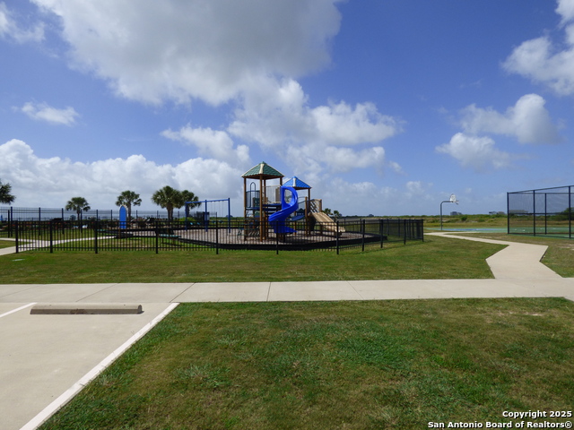 3414 Beachside Blvd Property Photo 13