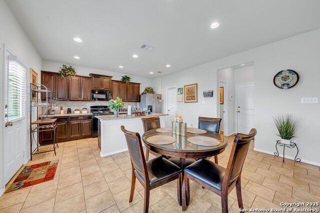 9026 Kissena Park Property Photo 5