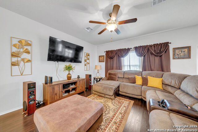 9026 Kissena Park Property Photo 8