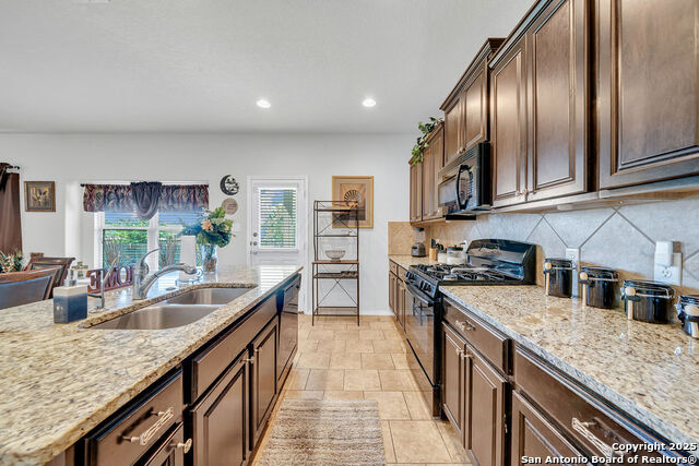 9026 Kissena Park Property Photo 12
