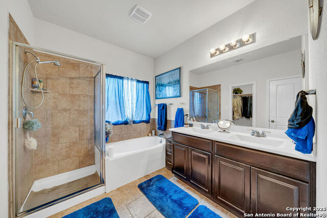 9026 Kissena Park Property Photo 17