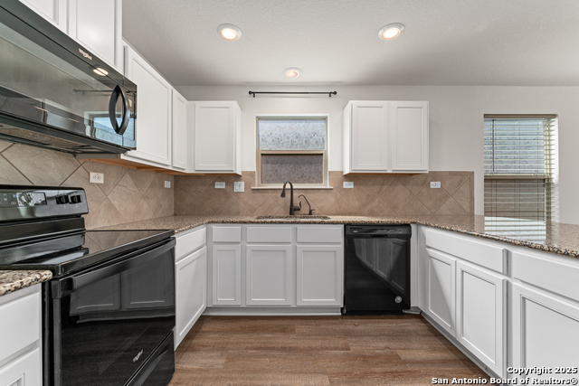 583 Pebble Bend Property Photo 7