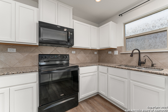 583 Pebble Bend Property Photo 8
