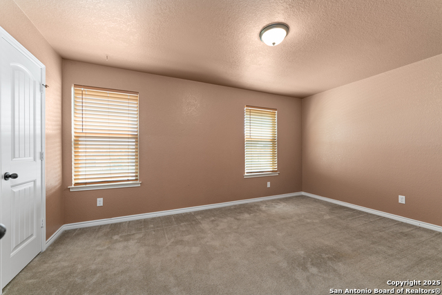583 Pebble Bend Property Photo 17