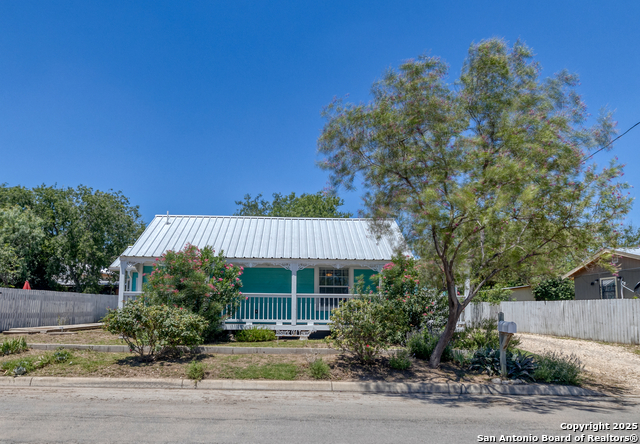 327 S Wood Property Photo 1