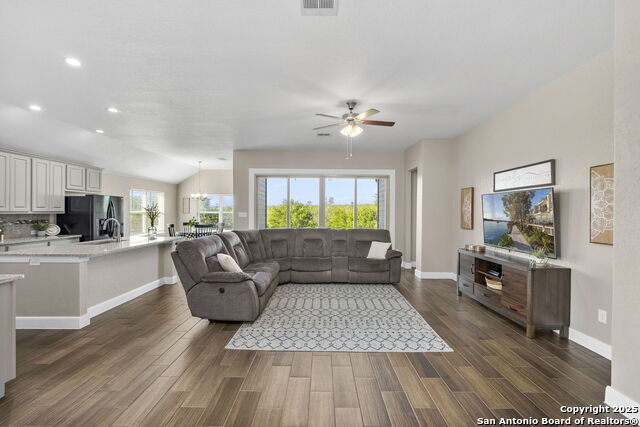 5034 Winkler Trl Property Photo 7