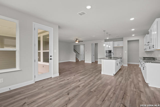 549 Englewood Ln Property Photo 18