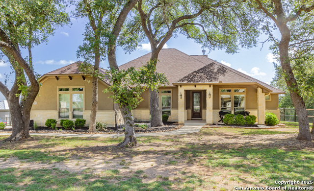 112 Lantana Crst Property Photo 1